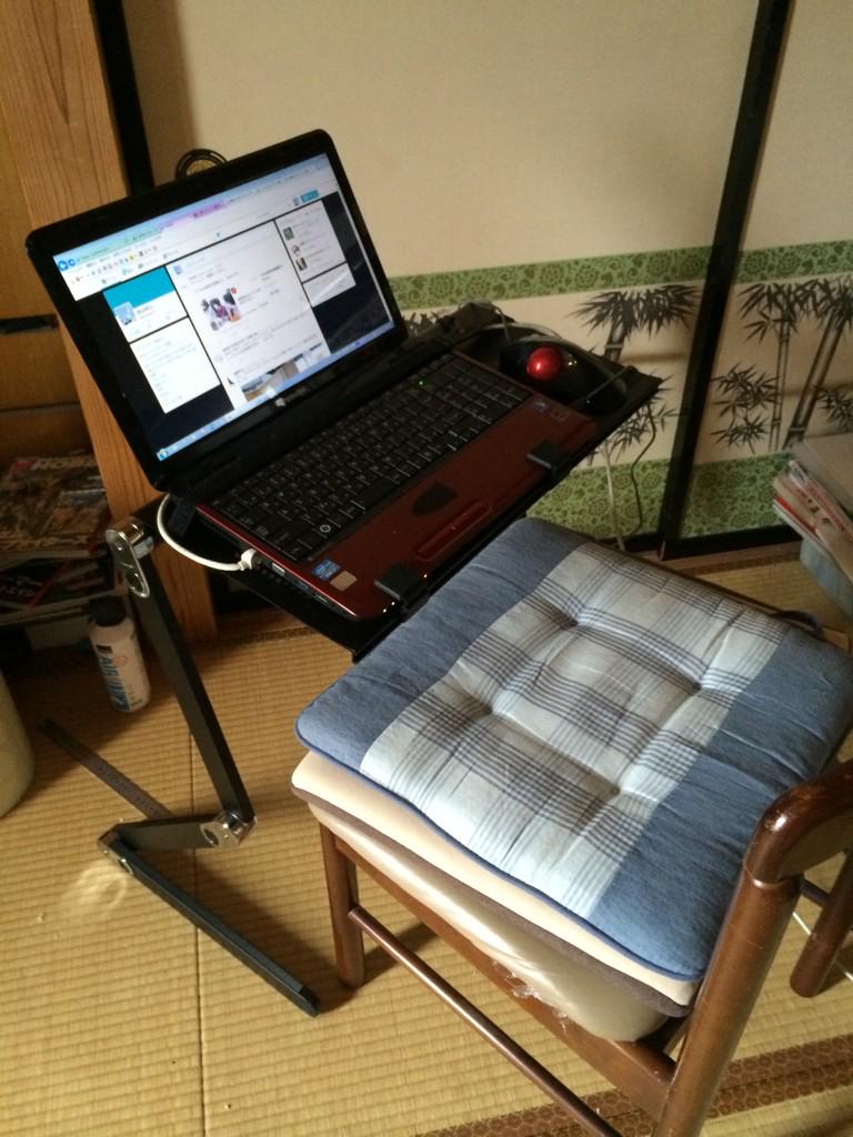 ゴロ寝デスク ゴロ寝デスク
