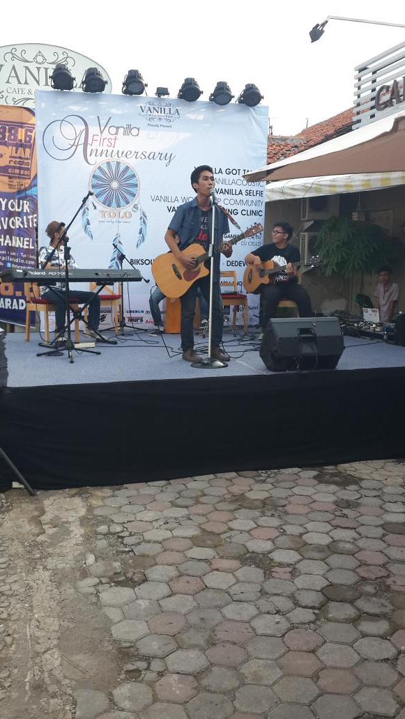 Perform finalis VANILLA COUSTIC.. BEREMPAT