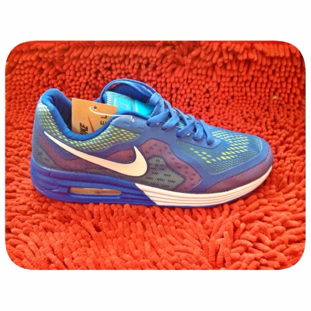 Kotiko17's tweet photo. Nike Airmax For man 
Grade orginal Vietnam
Include Box
Size 39-44
More info 
BBM:76AB2EA5
Line: ricosandeski http://t.co/DMlh2BTiMZ