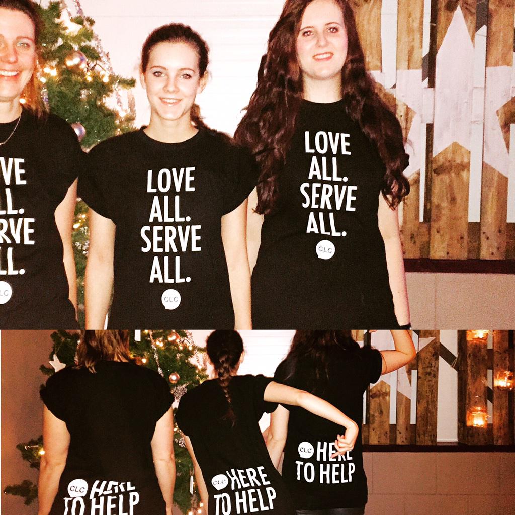 CLCDenHelder's tweet photo. Onze vrijwilligers zijn blij met hun nieuwe shirts en wij met hen!! Teamwork makes the dream work! #loveallserveall http://t.co/A5SUbQapH1