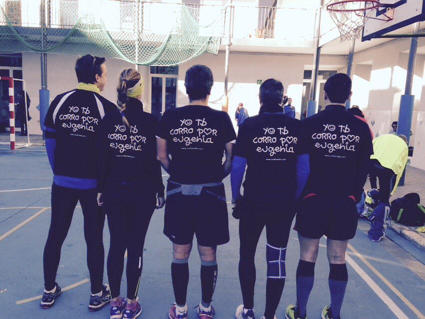 elenaescocia's tweet photo. MT"@jorgecaveda: A punto de empezar #lacarreradearanjuez. #yotambiencorroporeugenia #run4smiles. Vamos!!!! http://t.co/VqJL3dmcjU" @Run4S