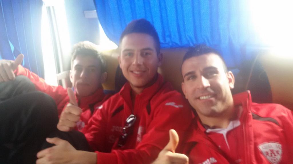 carlitosminguin's tweet photo. Camino de moraleja con @Maxete1 @borjaska ai que llevarse los 3 puntos como sea http://t.co/yyI6yPhbT9