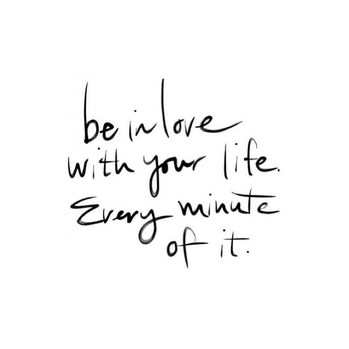 Forever21SA's tweet photo. It’s the weekend! We hope you’re reading this from your bed. 

#WordsOfWisdom http://t.co/6SUAWhNh8h