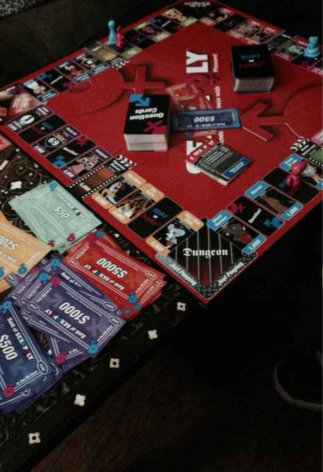 Drunk and playing sexopoly which lead to... Well... Lol http://t.co/etsL9ecxXj<a href="/tag/thesexyshoes"class="tags"><span>#thesexyshoes</span></a>