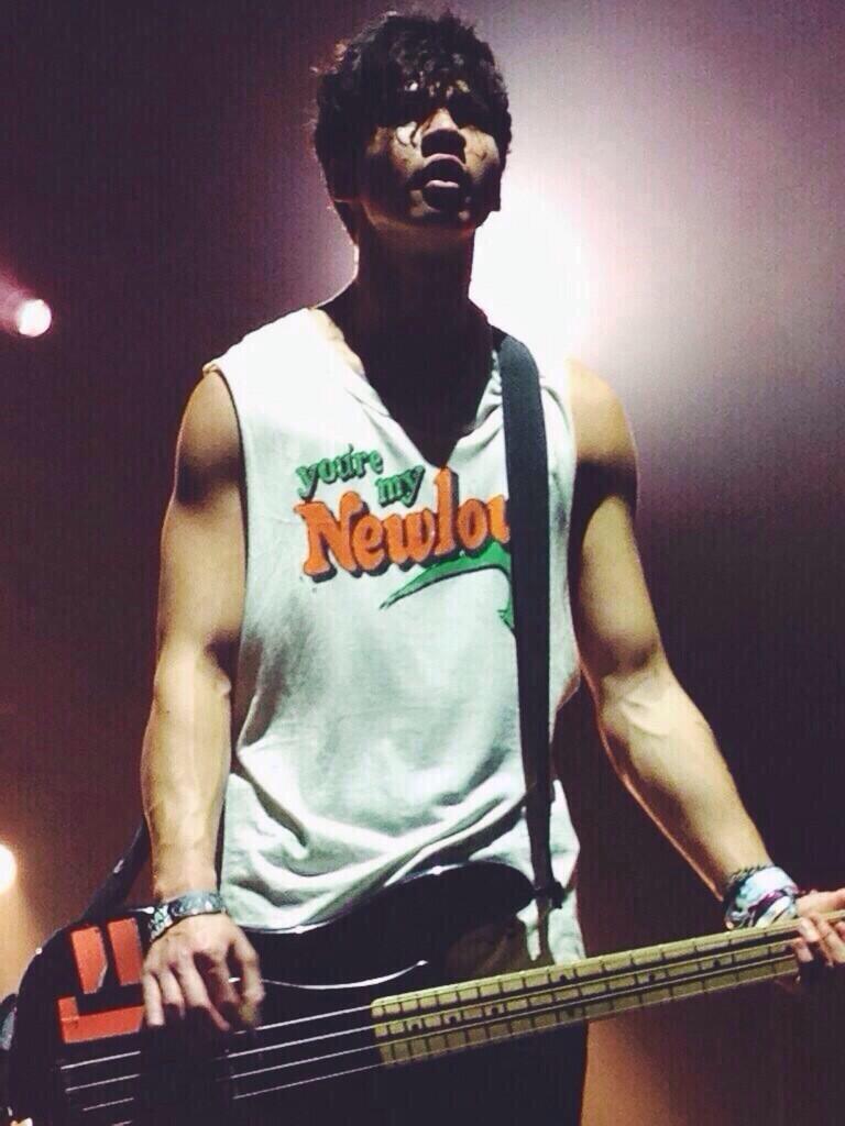 _caluumhood's tweet photo. Buongiorno🌸 http://t.co/N3yvPoYjsz