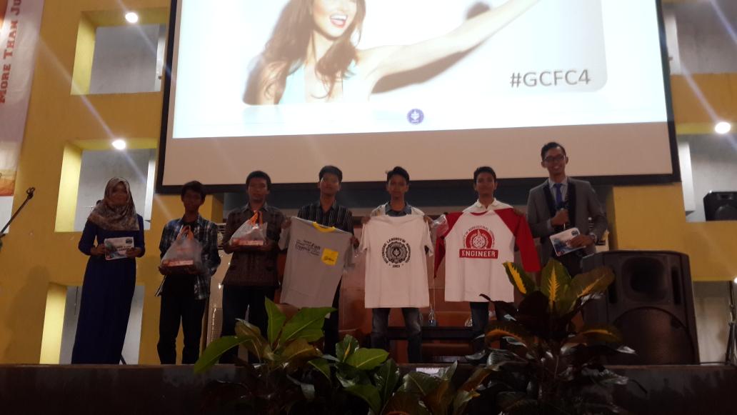 The best tweet ever! Hadiah ini dipersembahkan oleh <a href="/LandbouwCloth/">Landbouw Konveksi</a> <a href="/IndosatMania/">Indosat Ooredoo</a> <a href="/mrBrownCo_Bogor/">Brownies Singkong</a>