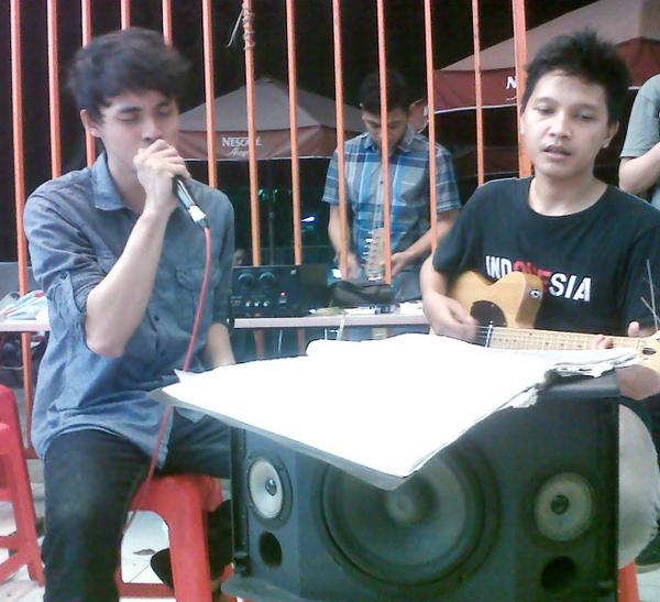 rizandrean's tweet photo. hiburan dulu ;) http://t.co/dLt8zBK2ae