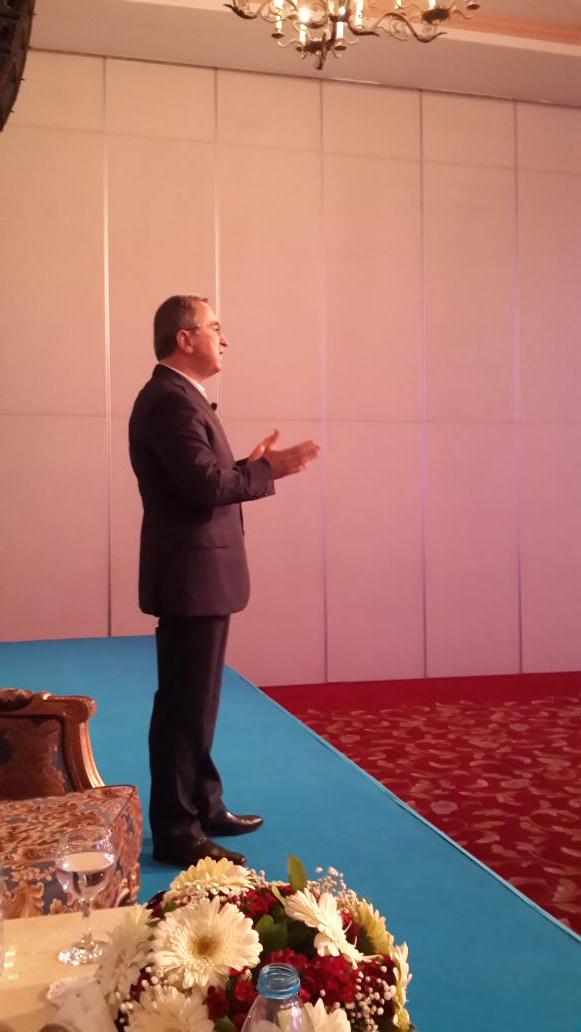 myilmaz_67's tweet image. 28 Şubat'ta  ''bir kaç iyi adamdan'' biri olan @ResatPetek Antalya'da ''Türkiye'deki Demokratik Gelişimi'' anlatıyor.