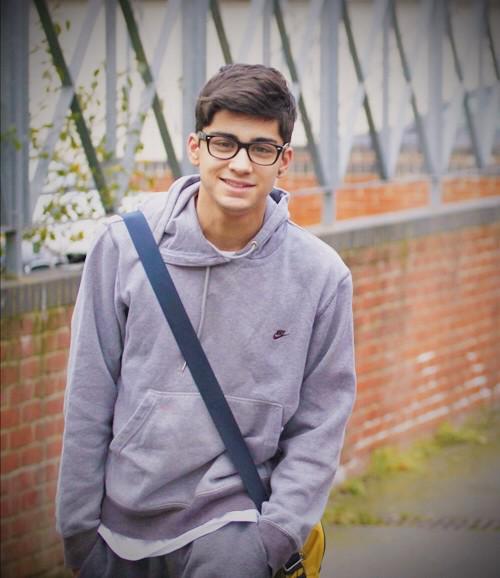 BINCHANLOVER's tweet image. GUYS RT PLEASE

BECAUSE EVERYONE DESERVES FETUS ME ON THEIR TIMELINE

#WeAreAllZayn
#WeAreAllZaynFollowParty