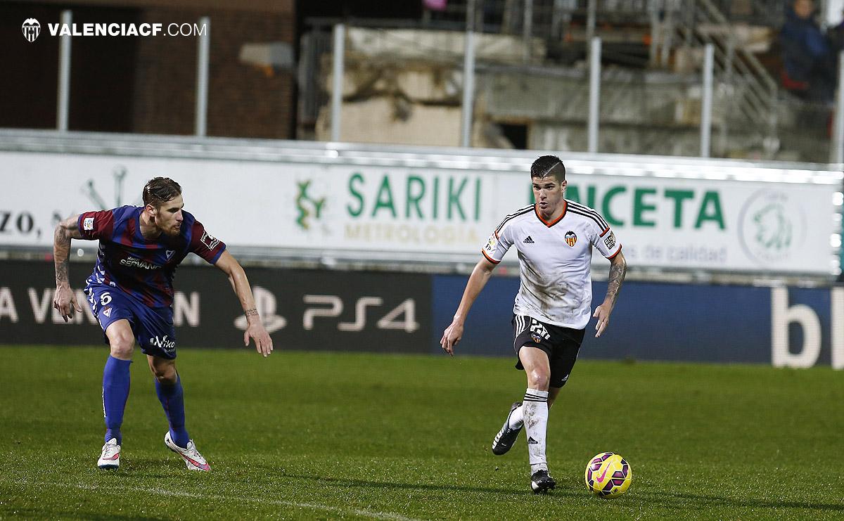 valenciacf's tweet photo. MATCH - Resumen de la victoria ante el @sd_eibar (0-1) ofrecido por @Gol_Television http://t.co/zxMVM2xHFj #eibarVCF http://t.co/rrlV2Rf5EQ