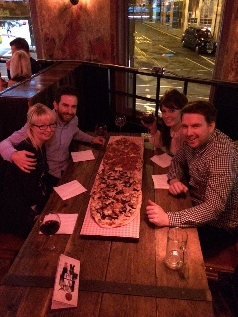 winkelkins's tweet photo. Best #pizza this side of Brooklyn Bridge @OscarandRosies http://t.co/9blBHioCgJ