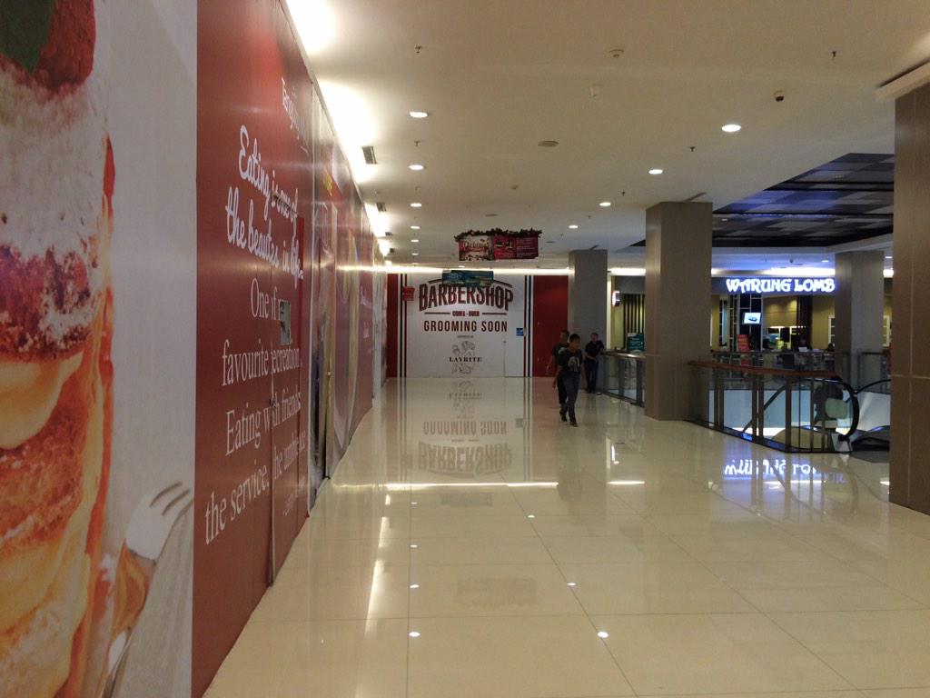 Barbercom3over's tweet image. Start grooming soon bro di Tangcity Mall Tangerang! Supported by @LayriteID @layrite_id
