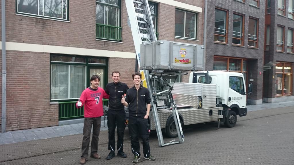 DeMeubeltaxi's tweet photo. Serious Sjouwfeurs hebben de eerste 400 euro binnen voor #SeriousRequest Nog 4 klussen en er is nog plek voor meer! http://t.co/PPX7hEASBl
