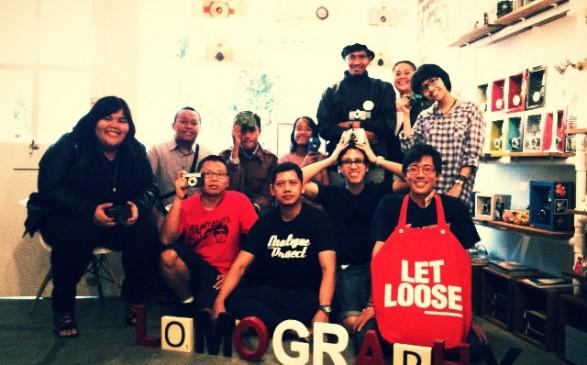 Pecinta kamera Lomo yg tergabung dalam Lomonesia , tdk pernah berpikir akn memotret suatu objek lho. #KomunitaSeru