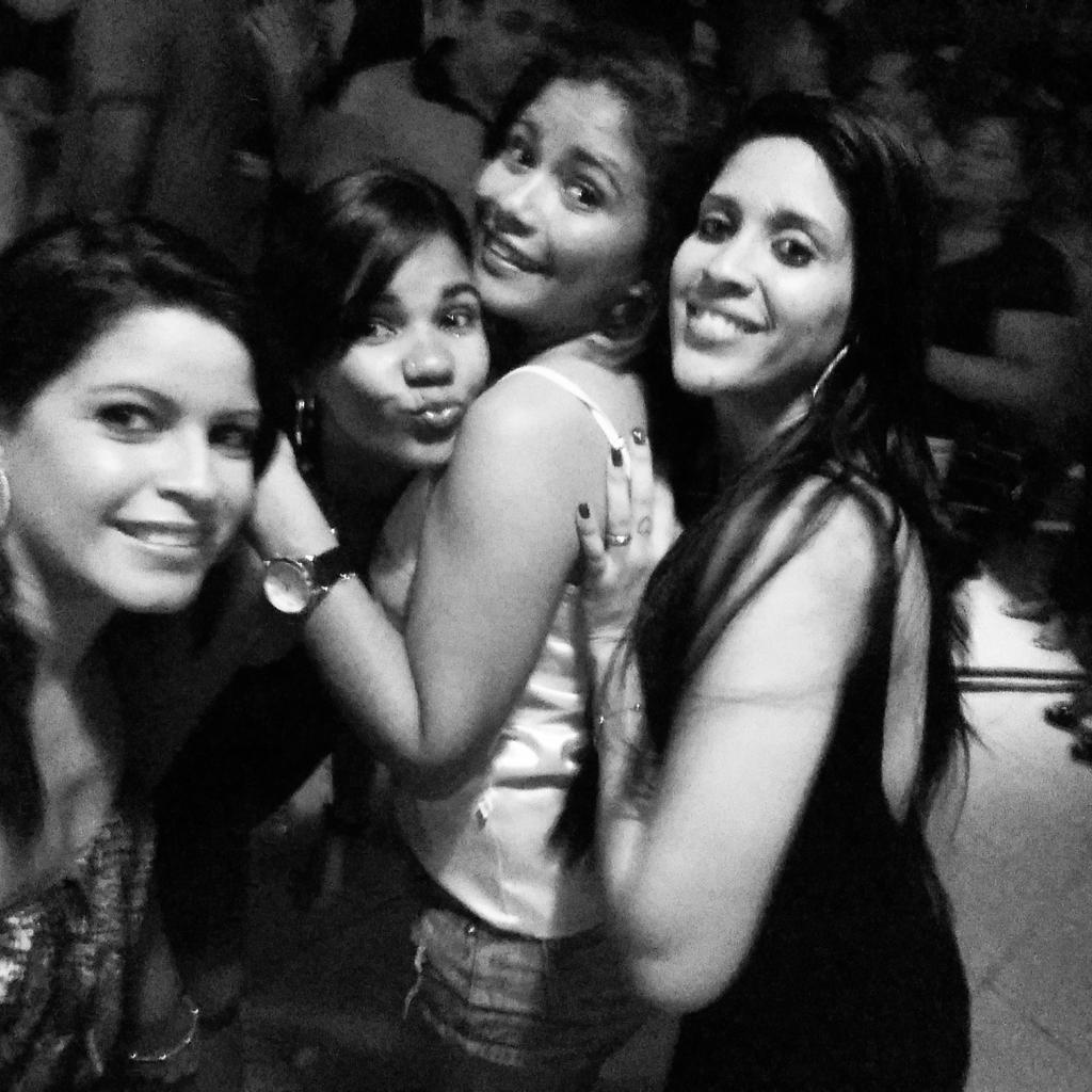 Bruna Karla tweet media