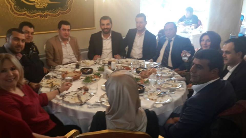 AVRUPA ATV RÖPORTAJIM VE YEMEK DAVETİMDEN KARE
BAŞBAKANLIK VE EMLİYET ÇALIŞANLARINA TŞK EDERİM.KATILIMLARINDAN DOLAYI