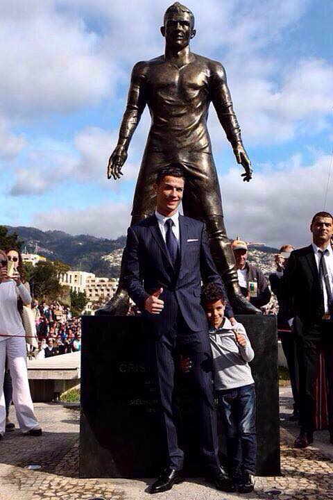 Footballking111's tweet photo. 1 photo, 3 Cristianos! http://t.co/Gwc2KWryGv http://t.co/JryvUOY4ae