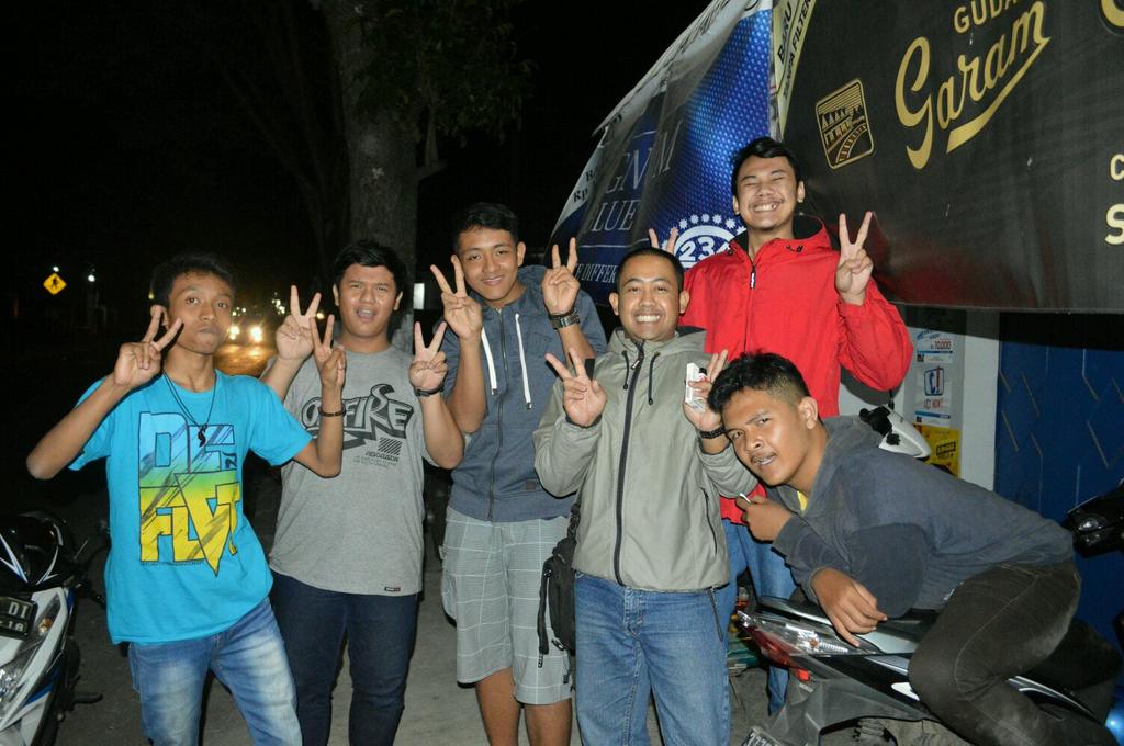WarpungID's tweet photo. Pada tgl 22 July 2014 At @WarpungID Dinyatakan  bahwa kami memilih pak jokowy karena kasihan/gk tega:-D:-D http://t.co/xply8yJwVK