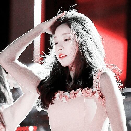 L5V21YZ's tweet photo. #Pr1ncess #랜덤 http://t.co/xLIZqNluex