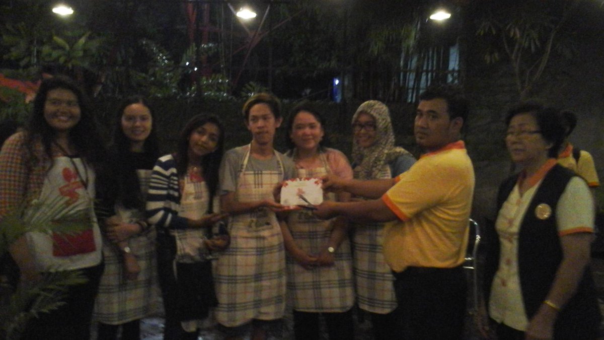 And this is the first winner !! Congratulations for team 3 and get total score 42 <a href="/eventsurabaya/">Event Surabaya</a> @EBSFM <a href="/MatchboxToo/">Matchboxtoo</a>