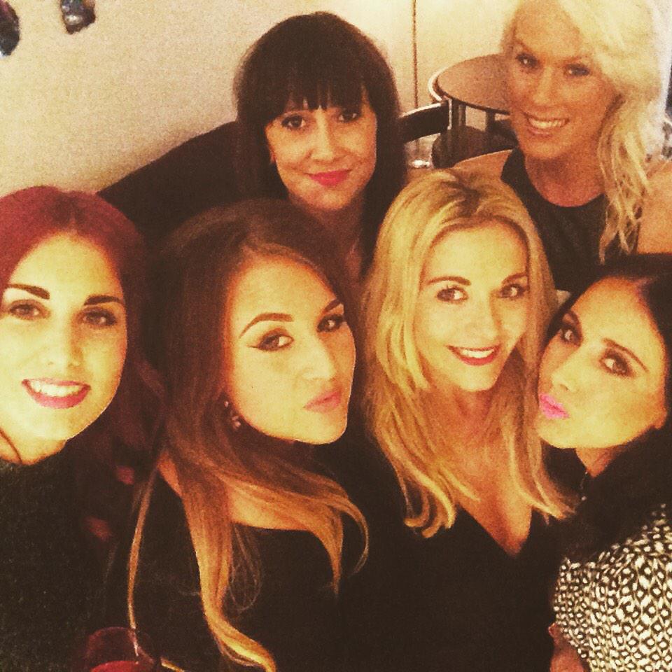 danicoops1's tweet image. ❤️ my girls @MissBarradell @E_lowe87 @MissLParkes @LittleMissyBray 👯👯👯