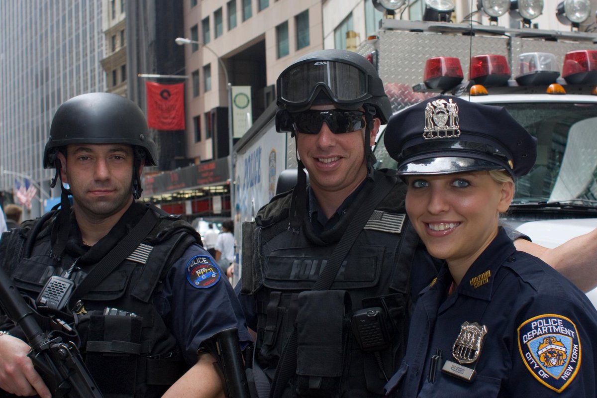 jstines3's tweet photo. Police Officers DESERVE RESPECT &amp; GRATITUDE for their outstanding protection every day! 

#PJNET 
#TCOT 

http://t.co/nvioi5TwOG
