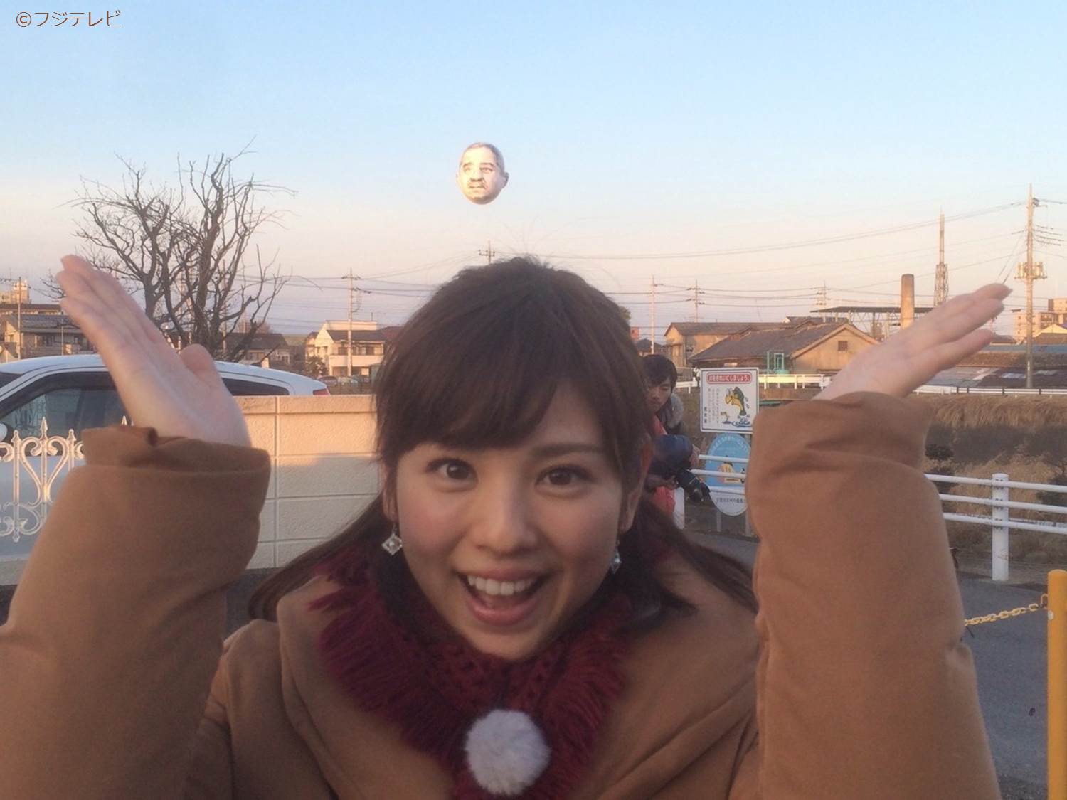 めざましテレビ 曽田麻衣子ちゃんの上におじさんの顔が浮いてる ๑ D 幽霊 Ufo いったいなんだこれ めざましテレビ Http T Co Duktolcnqi Twitter