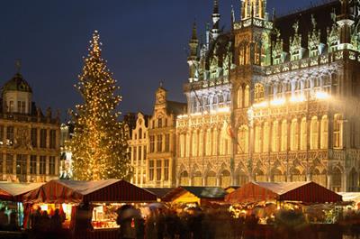 RoomHopper's tweet photo. Plaisirs d'hiver- Winter fun @Brussels !
#WinterWonderland #Belgium #RoomHopper #Christmas 

http://t.co/uiHV50p35s http://t.co/856x06kIxp