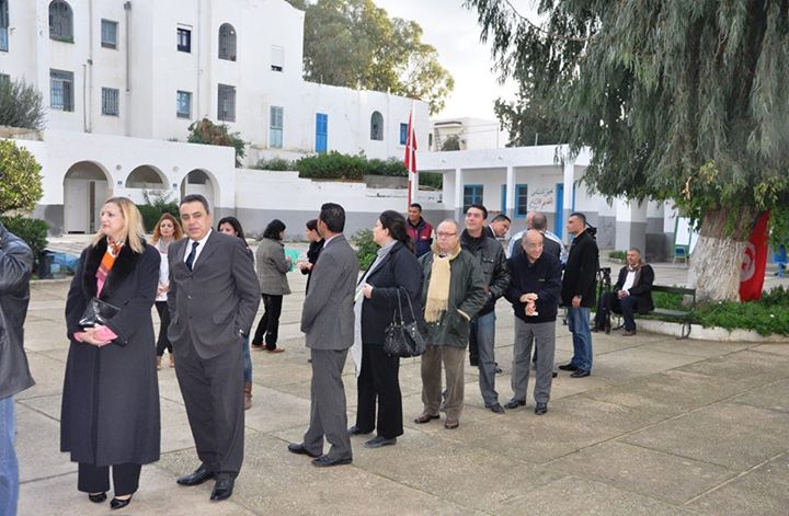 gov_tunisie's tweet photo. رئيس الحكومة إثر القيام بواجبه الانتخابي: أحسن رد على المحاولات البائسة للتشويش على الانتخابات هو التصويت بكثافة http://t.co/NqgWkRNiff