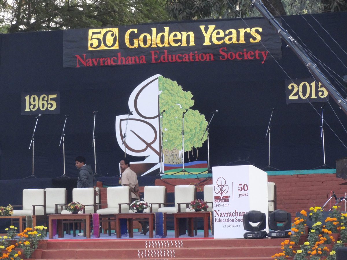 joanne_lopes's tweet photo. "@PriyalSheth94: Awesome stage ... #NAV50 #AnandibenPatel  #tlearn http://t.co/pWJ7UQw2Ww" #boycottpk