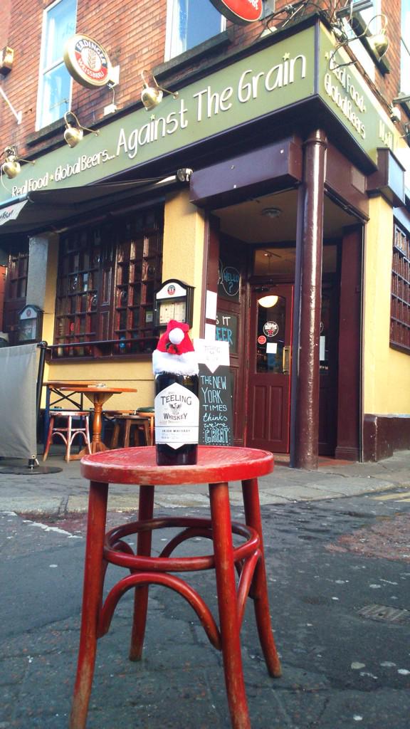 TeelingWhiskey's tweet photo. Fancy a tipple of Teeling??#TwelvePubsofTeeling in @againstgraindub this eve from 7pm with Cian!! #WhiskeyWeather http://t.co/TSDRWmPzRd