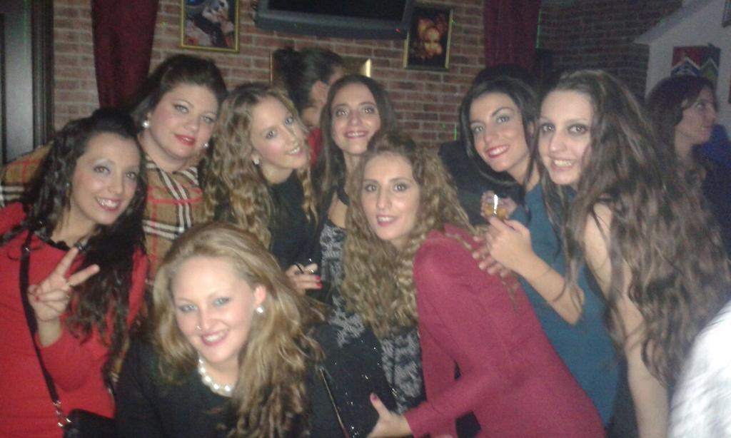 Rositameri's tweet photo. Unas de ayer con @luzmitaossorio @vickygarzon2 @LokitaPrado @opla94 @estefaniarp9 @NuriiaSanchezG ... http://t.co/ZatIconZ4K