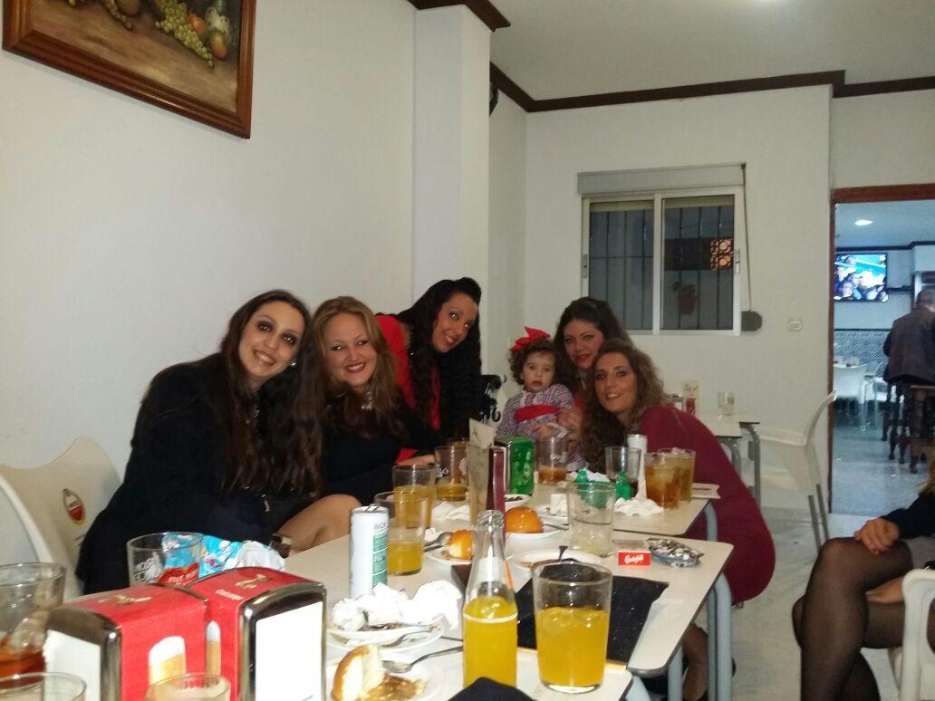 Rositameri's tweet photo. Unas de ayer con @luzmitaossorio @vickygarzon2 @LokitaPrado @opla94 @estefaniarp9 @NuriiaSanchezG ... http://t.co/ZatIconZ4K