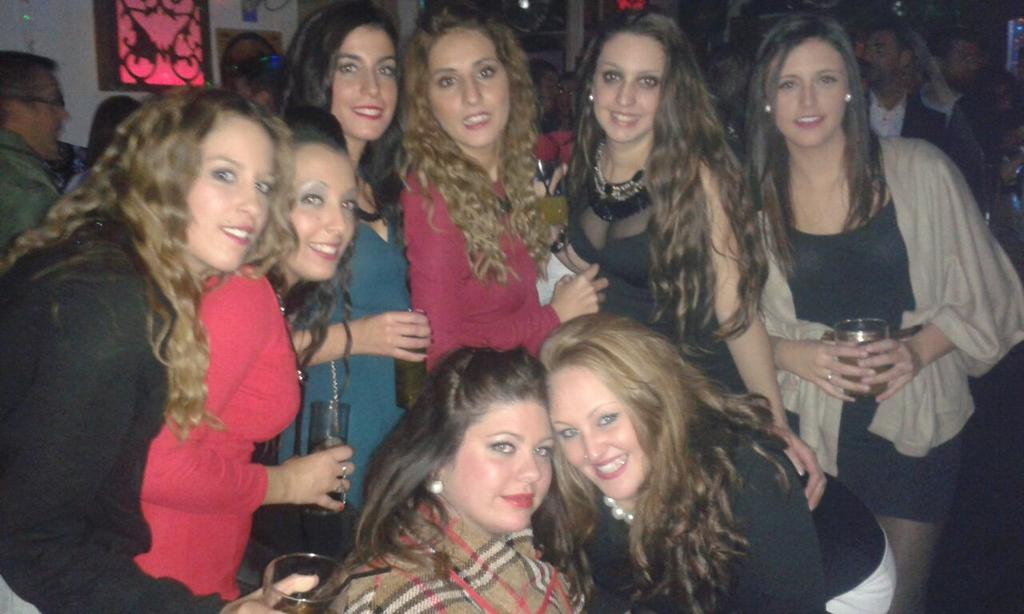 Rositameri's tweet photo. Unas de ayer con @luzmitaossorio @vickygarzon2 @LokitaPrado @opla94 @estefaniarp9 @NuriiaSanchezG ... http://t.co/ZatIconZ4K