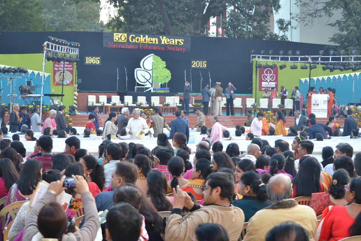 joanne_lopes's tweet photo. "@GandhiJayal: STAGE!!! #Nav50 #Anandibenpatel #tlearn http://t.co/KShneXbWbe" #BoycottPK