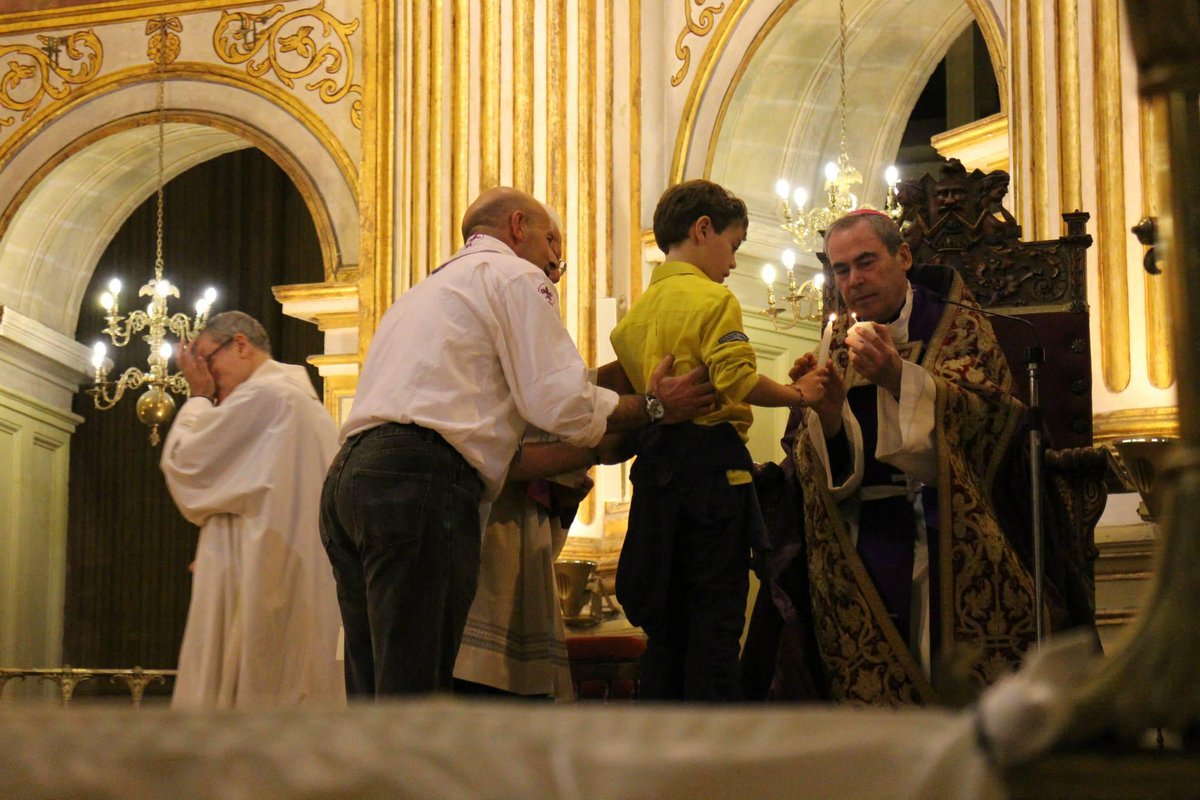 scoutsek's tweet photo. Inolvidables momentos de la Luz de Belem 2014 #LPB2014 http://t.co/N6KOpt4sxo