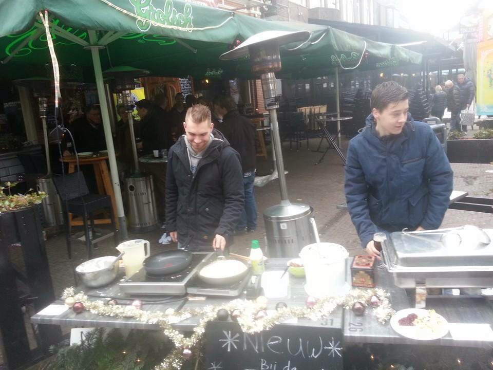 Oud vorst Oane bakt de lekkerste BB Kaiserschmarren van de hele kerstmarkt! Kom allemaal proeven #kerst #BB