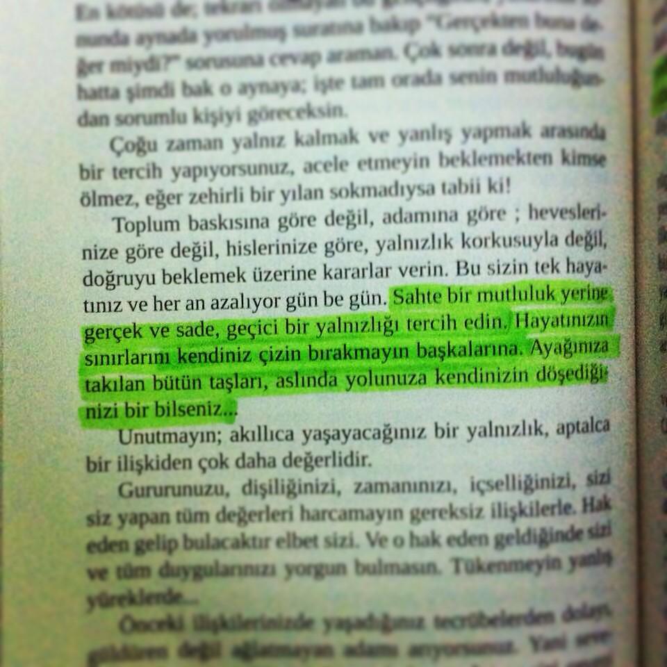 1istanbulerkegi's tweet photo. "Ayağınıza takılan bütün taşları, aslında kendinizin döşediğinizi bir bilseniz..."

İstanbul Erkeği / İlker Özmestçi http://t.co/hhgqTAcl2w