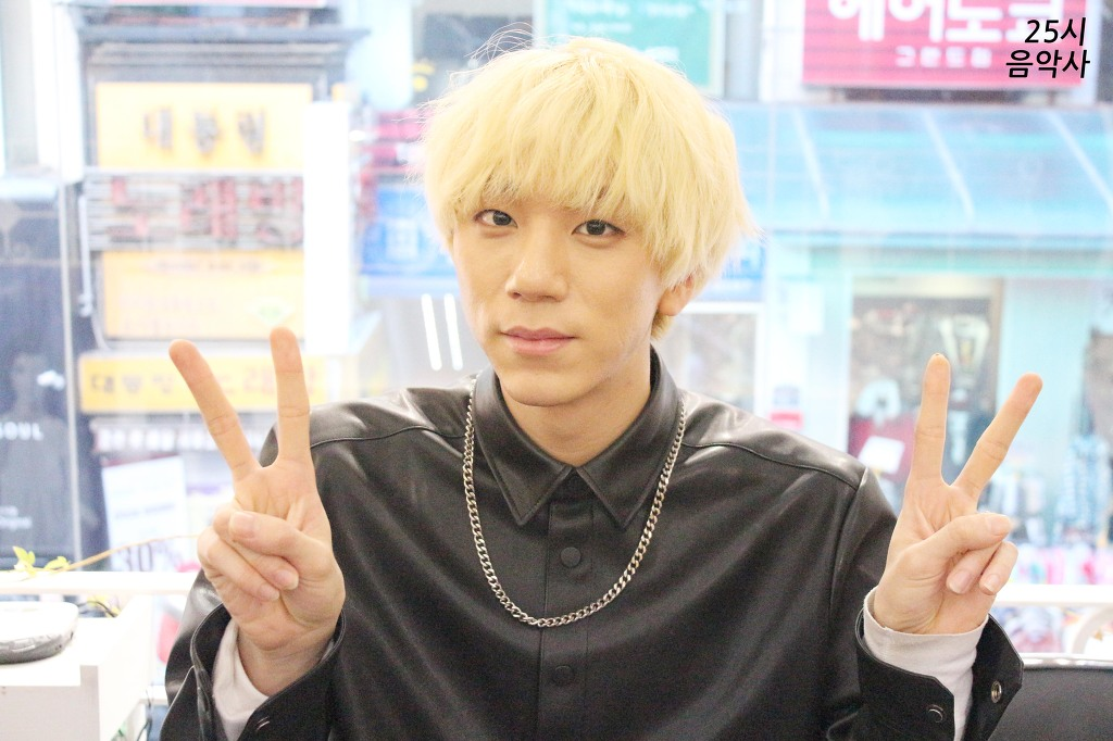 B5YXPgVIgAA9Vwo.png:large