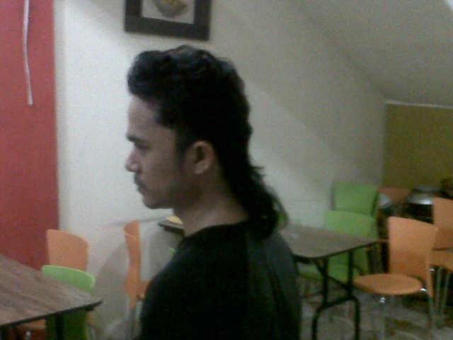 luibageur's tweet photo. Sy pernah manjangin rambut blkngnya doank biar mirip preman tanah abang..haha @Ini_Talkshow #IniTalkshowNETrambut http://t.co/DfAeSKwEmf