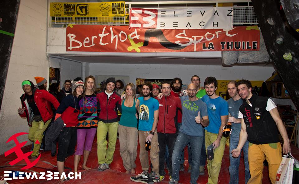 Climb_LA_THUILE's tweet photo. Classifica Maschile: 
1°Mathias Tesauro 2°Sebastien Anglade 3°  Sylvian Socquet  4°  Andrea Carpo 5°Simon Grosjacques http://t.co/SNIcG13AbK