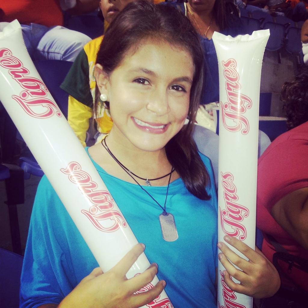 Jessin_29's tweet photo. Tigres uhhhh ♡♡♡ http://t.co/n95FMIJHcg