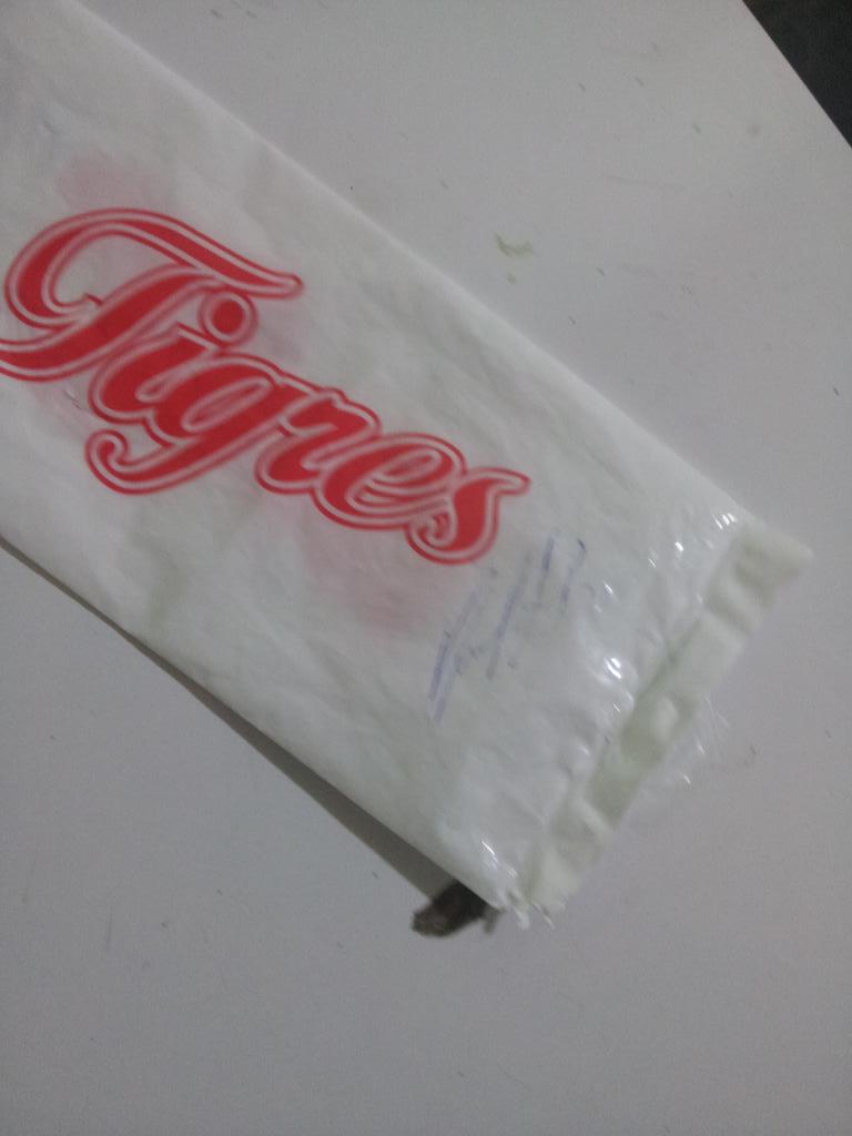 Jessin_29's tweet photo. Autografoss http://t.co/GcNVVy896A