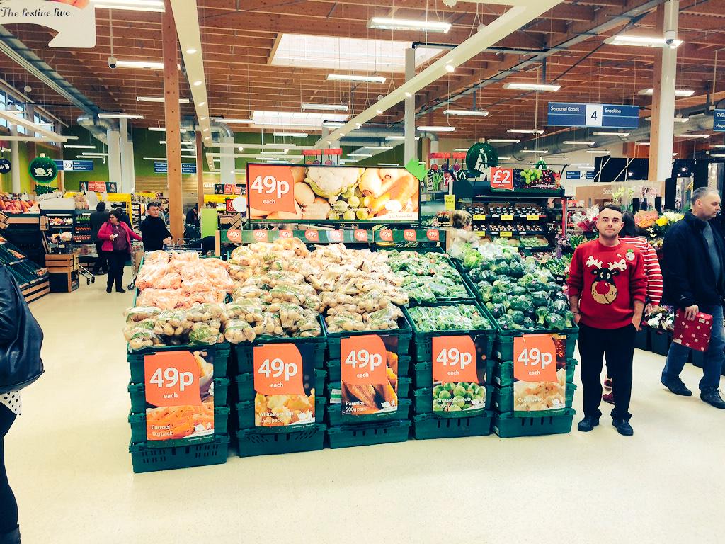 #festivefive #tesco #christmas 🎄🎅🍯<a href="/18_tesco/">Tesco 18</a> <a href="/TescoRugeley/">Tesco Rugeley</a> <a href="/18_fruitnveg/">Tesco Grp18 Produce</a> 🍎🍊🍏