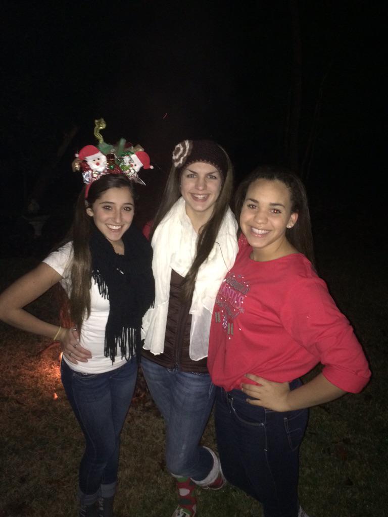 hensoemi's tweet photo. First Party of the holiday season🎅🎄 #orhsswim http://t.co/cjHwGtD1r6