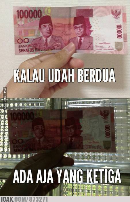 putrihottsone's tweet photo. "@onecak: selaalu saja ada orang ketiga :( http://t.co/Ia0w5Z7SaH http://t.co/VvGcIpW7Xu"