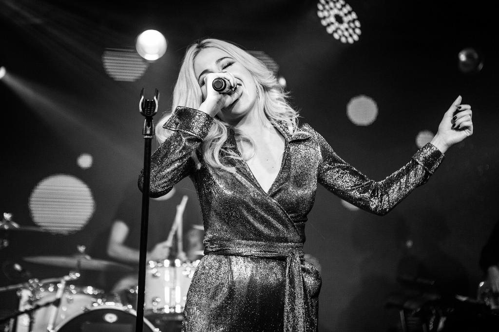 PixieLott's tweet photo. #PixieVibes memories 🎉 😺  keep your eyes peeled for the videos! Coming soOoOo0oon http://t.co/fkdmyTZpdQ