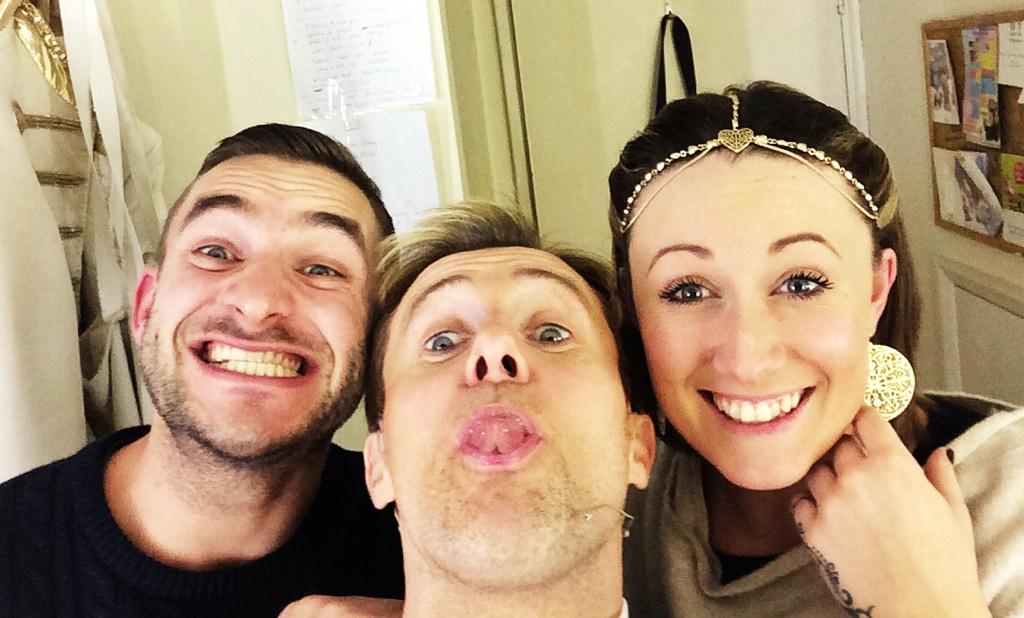 Ianhwatkins's tweet photo. Ahhhhh !!! Reunited !!!! @hollycj91 @AlexJerrom @Team_H_Tumble #Tumble !!!!! 😀😀😀😀😀 http://t.co/YJ4kXQp60I