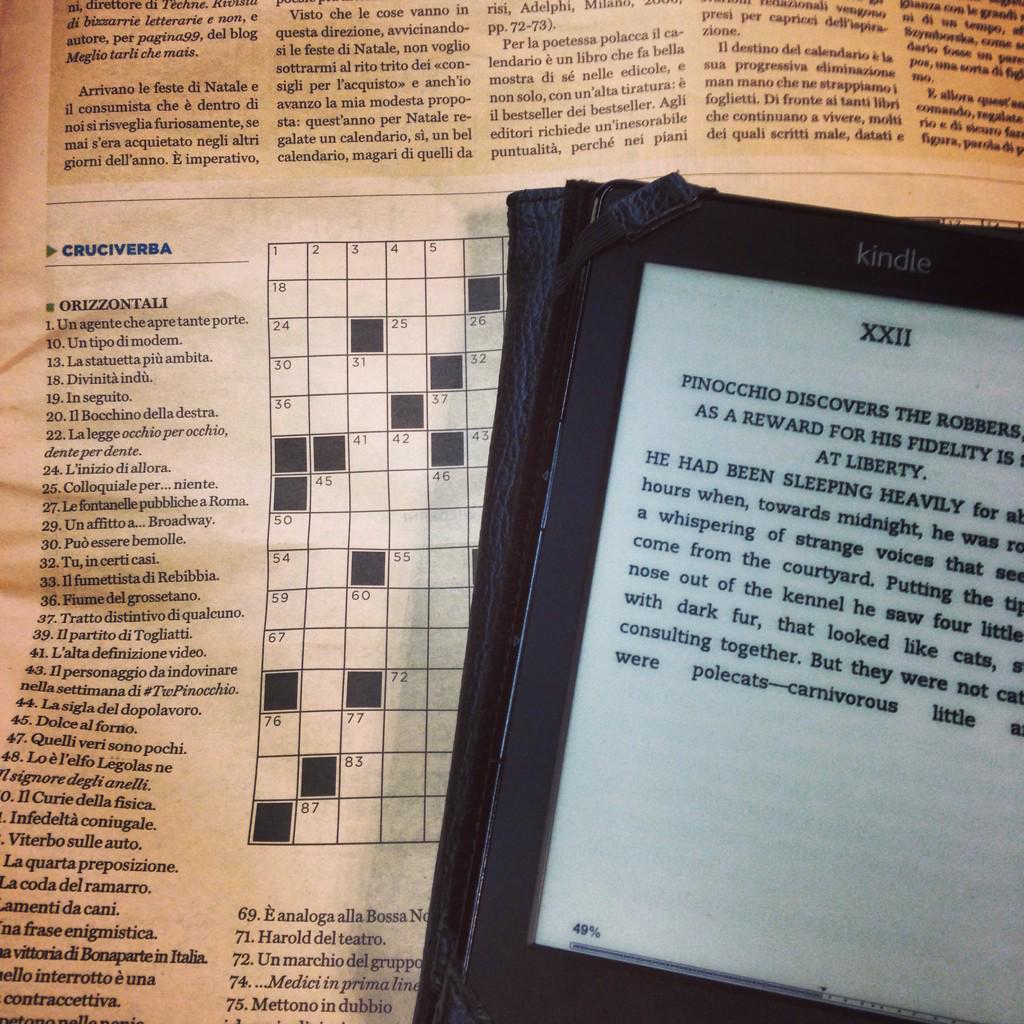 TwLetteratura's tweet photo. Chi dice che digitale e analogico non si parlano? Su @pagina_99 WE, il cruciverba di @paperia1984 con #TwPinocchio. http://t.co/p4X18kqpJg