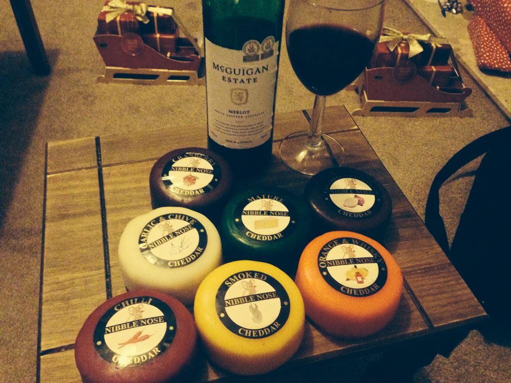 lindsayjohnson6's tweet image. My evening... #cheesesampling